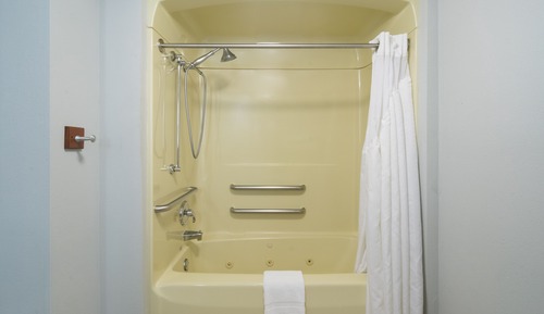 Chambre Standard, 1 très grand lit, accessible aux personnes à mobilité réduite (Roll-In Shower)