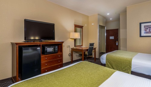 Chambre Standard, 2 grands lits, non-fumeurs, réfrigérateur et four à micro-ondes (Pet Friendly)