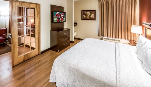 Suite, 1 très grand lit, accessible aux personnes à mobilité réduite (Smoke Free)