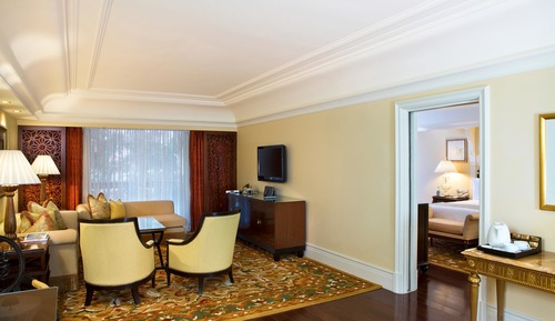Suite, dans la tour