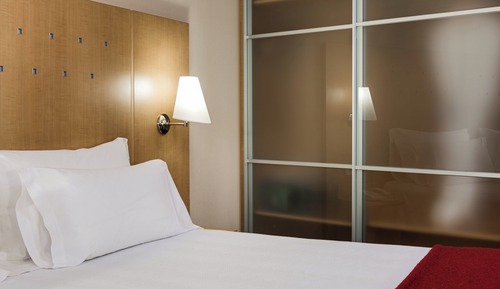 Chambre Standard, 1 grand lit, accessible aux personnes à mobilité réduite