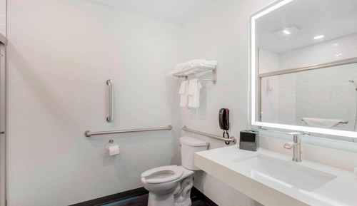 Chambre, 1 très grand lit, accessible aux personnes à mobilité réduite, non-fumeurs