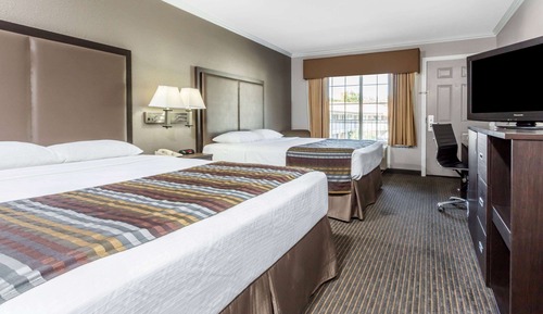 Chambre Standard, 2 grands lits