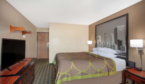 Chambre, 1 très grand lit, accessible aux personnes à mobilité réduite (Mobility, Tub w/ Grab Bars)