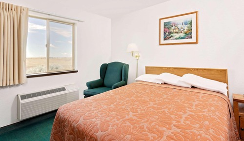 Chambre, 1 très grand lit, non-fumeurs