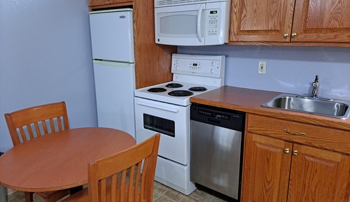 Chambre, 1 lit double, cuisine