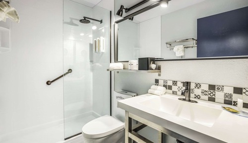 Chambre Standard, 2 grands lits, non-fumeurs (Shower)