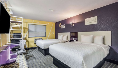 Chambre Standard, 2 grands lits, non-fumeurs, baignoire