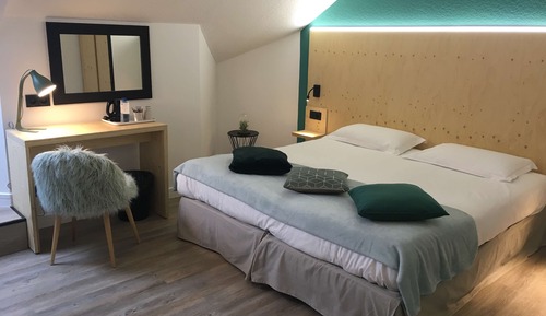 Chambre Familiale, 1 très grand lit, non-fumeurs