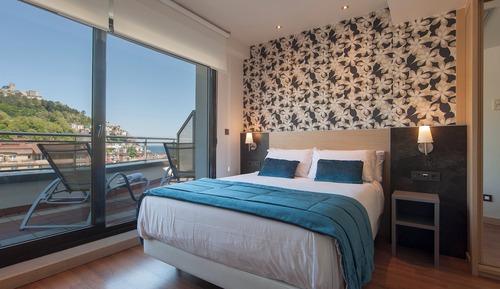 Chambre Classique, vue mer (View)