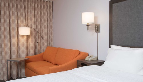 Chambre non-fumeurs, très grand lit