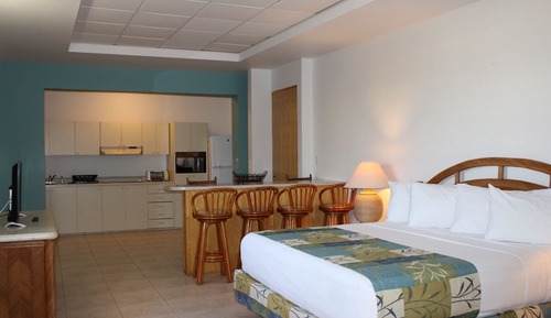 Honeymoon Suite with Kitchen