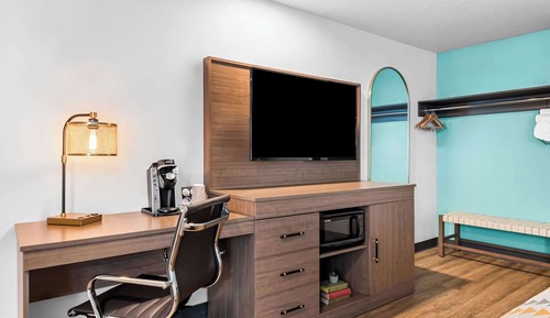 Chambre, 1 très grand lit, accessible aux personnes à mobilité réduite, non-fumeurs