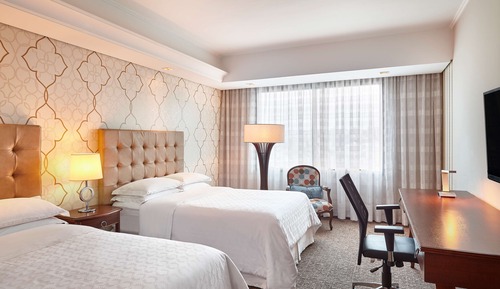 Chambre Supérieure, 2 lits doubles, accessible aux personnes à mobilité réduite (Roll-In Shower)