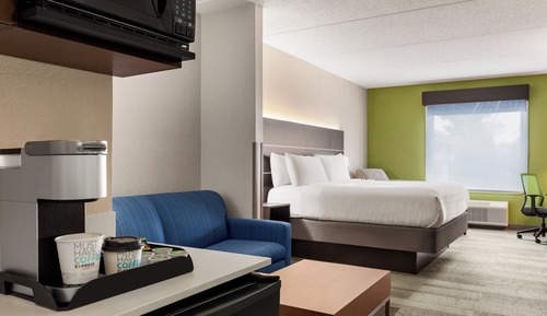 Suite, 1 très grand lit et 1 canapé-lit