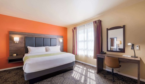Chambre, 1 très grand lit, non-fumeurs