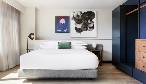 Chambre, 1 très grand lit