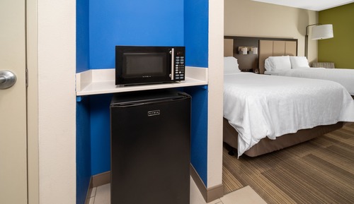 Chambre Standard, 2 grands lits, accessible aux personnes à mobilité réduite (Communication)