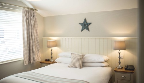 Chambre Standard, 1 lit double, accessible aux personnes à mobilité réduite (Walk-in Shower)