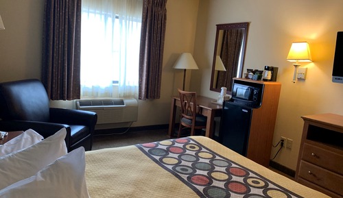 Chambre, 1 grand lit, accessible aux personnes à mobilité réduite, non-fumeurs (Mobility Accessible)