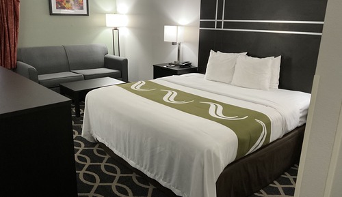 Chambre, 1 très grand lit, accessible aux personnes à mobilité réduite, non-fumeurs
