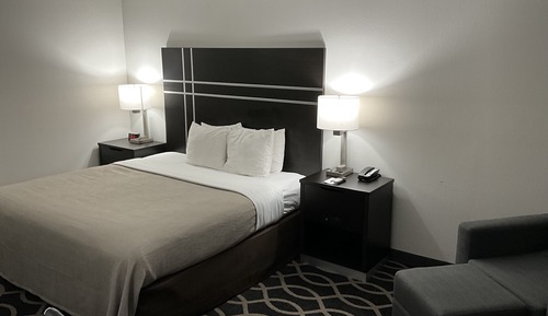 Chambre, 1 très grand lit, accessible aux personnes à mobilité réduite, non-fumeurs