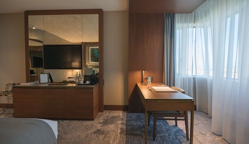 Chambre Classique, 1 grand lit, vue ville (High Floor)