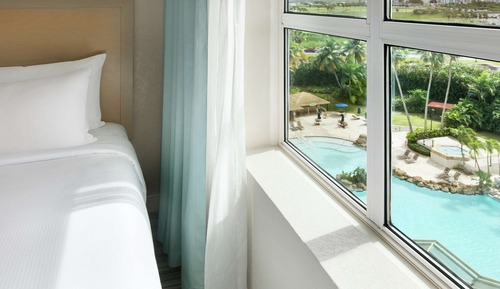 Suite, 1 très grand lit, vue piscine