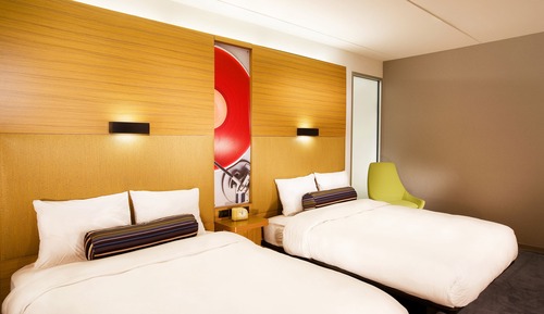 Chambre, 2 grands lits (Mobility/Hearing Access, Roll-In Shwr)