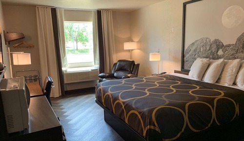 Chambre, 1 très grand lit, accessible aux personnes à mobilité réduite, non-fumeurs