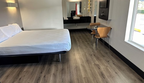 Chambre Standard, 1 très grand lit, fumeurs