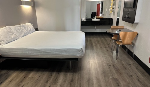Chambre Standard, 1 très grand lit, non-fumeurs