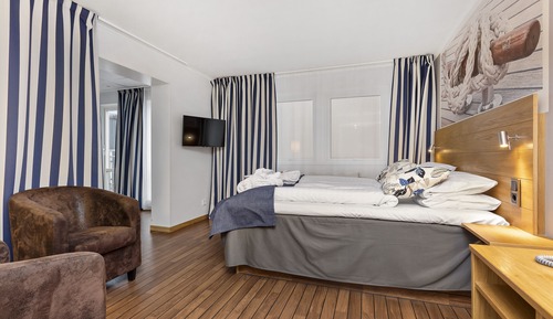 Suite, 1 grand lit, balcon, vue mer