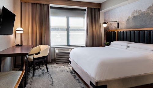 Suite, 1 très grand lit et 1 canapé-lit