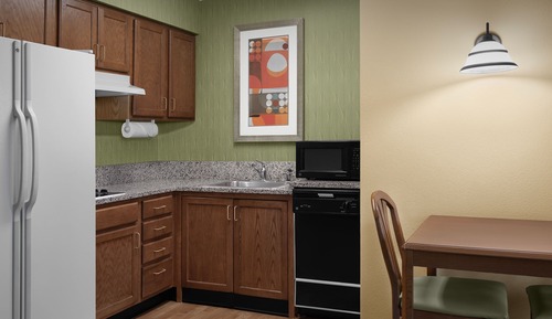 Suite, 2 chambres (Mobility/Hearing Access, Roll-In Shwr)