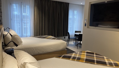 Chambre Confort, 2 grands lits, coin cuisine