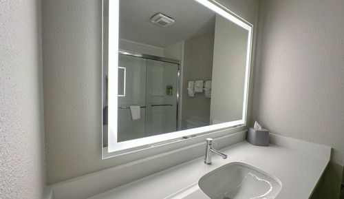 Chambre Standard, 1 très grand lit et 1 canapé-lit