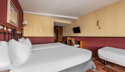 Chambre Triple (vistas a la catedral)