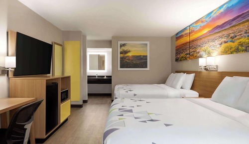 Chambre, 2 grands lits, fumeurs