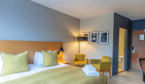 Chambre Supérieure, 1 très grand lit