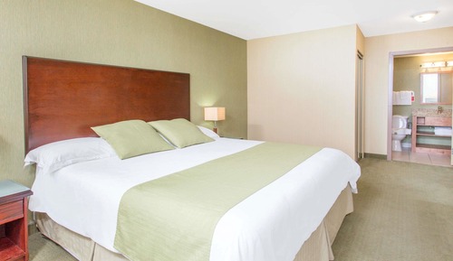 Chambre, 1 très grand lit, non-fumeurs