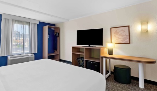 Chambre, 1 très grand lit