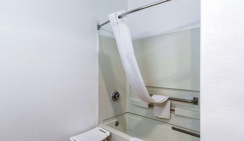 Chambre Standard, 1 très grand lit, accessible aux personnes à mobilité réduite, non-fumeurs