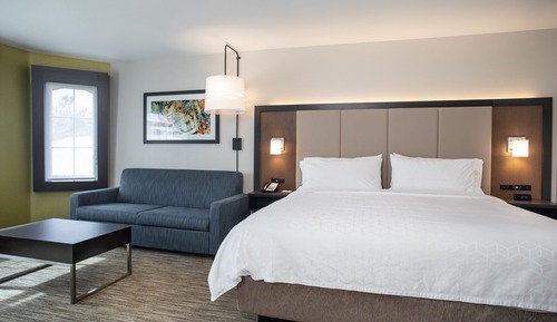 Chambre Standard, 1 très grand lit et 1 canapé-lit