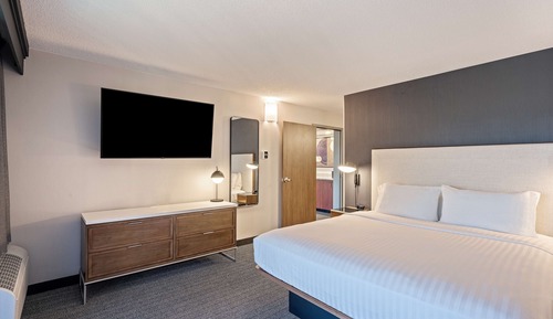 Suite, 1 très grand lit et 1 canapé-lit