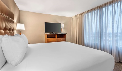 Suite, 1 très grand lit et 1 canapé-lit, accessible aux personnes à mobilité réduite (2 Rooms, Tub)