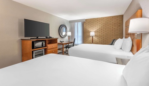 Chambre Deluxe, 2 grands lits, accessible aux personnes à mobilité réduite (Tub, Upper Floor)