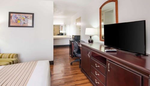 Chambre, 1 grand lit, accessible aux personnes à mobilité réduite, non-fumeurs