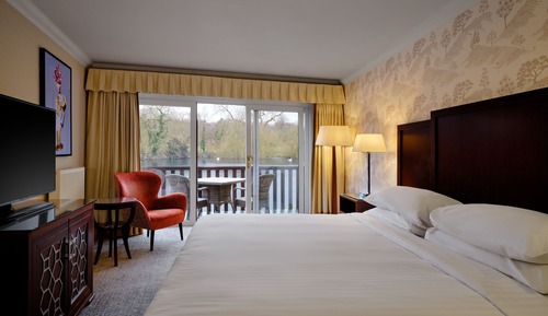 Chambre Supérieure, 1 très grand lit, balcon, vue lac