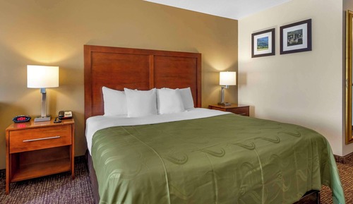 Suite, 1 grand lit et 1 canapé-lit, non-fumeurs (Upgrade)